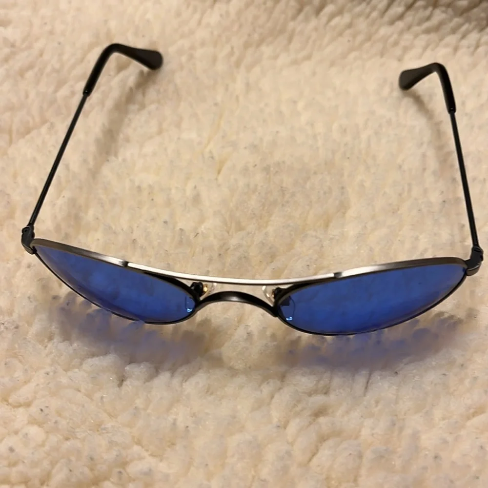 Stylish Oval Blue Lens Sunglasses - Picture 7 of 17